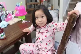 美国收养的中国女孩美美过5岁生日了，生活简单又快乐，中文字幕视频封面