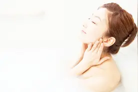 日本泡澡，一缸水泡一家人？真的不会觉得脏吗？视频封面