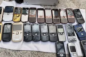 2000元收了24台手机，有诺基亚8800，8850，8830，威图全是经典视频封面