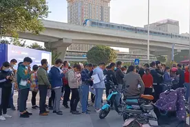 家人们电动车上好牌的千万要记住不可以闯红灯哦视频封面