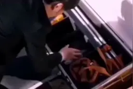 你知道中国 国旗有多牛嘛  看完相信每个中国人都很自豪！视频封面