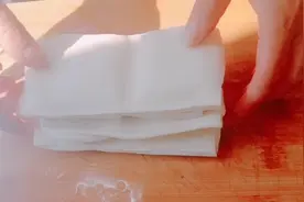 好吃的家常菜，白豆干炒辣椒这样做。开胃下饭，色香味具全。