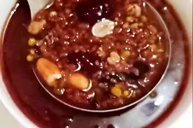 30分钟就能熬出豆软烂汤浓郁的八宝粥，学会2点你也能轻松熬粥了