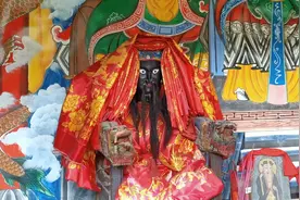 西北甘肃农村，每个村都有自己的地方神（又叫老爷），名字挺古怪