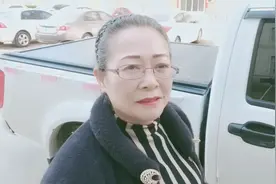 今天去审车，看看皮卡车审车多少钱？皮卡车比轿车贵多少？视频封面