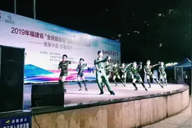 霸气舞姿！小学生迷彩拉丁舞，不输专业舞蹈，请全屏观看！视频封面