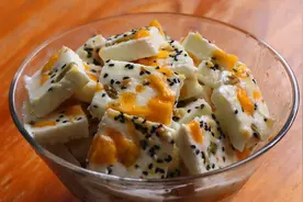 炒酸奶不用出去买，教你在家做，不用炒奶机，清凉解暑，好看好吃