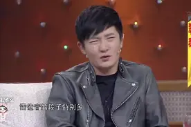 郭京飞爆料雷佳音的囧事，喝醉酒上台表演，真猛啊！视频封面