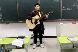 《Five hundred miles》
学生演唱英文歌曲！！