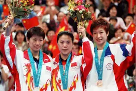 2000年悉尼奥运会乒乓球女双决赛：王楠李菊战胜孙晋杨影夺冠视频封面