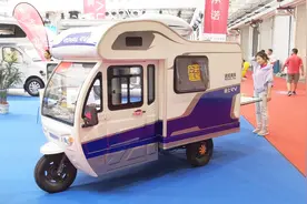 实拍房车展上，8000元房车，终于可以自驾西藏拉萨了！视频封面