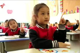 童模乱象层出不穷，6岁女孩走上童模这条路，做出很大“牺牲”视频封面