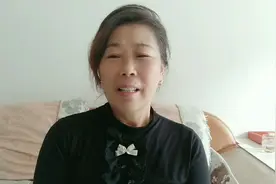 贺姐买了100块钱的保险，保女人的七种重大疾病，我觉得划算。视频封面