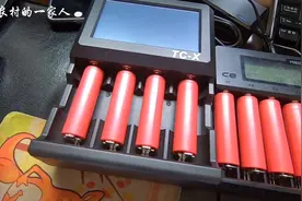 12节18650锂电池组成的充电宝，35000毫安，你猜能用多久？视频封面