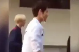 肖战上厕所被粉丝鼓励，上厕所为什么要加油视频封面