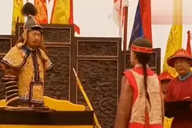 康熙喜欢弘历的原因是他少年时就聪慧过人。视频封面