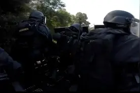 意大利卡其枪骑兵，一个历史悠久的宪兵部队视频封面