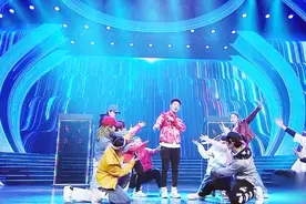 《全部都是你》原唱现身，旋律超动感，不愧是网红神曲