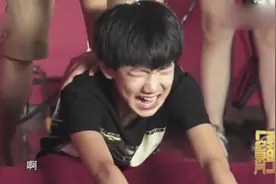 TFBOYS童年练舞视频，王源劈叉拉筋止不住地哀嚎痛哭，太心疼了！视频封面
