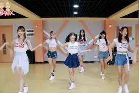 SING女团练舞《123木头人》，最后一排的姑娘，你应该是全场最佳