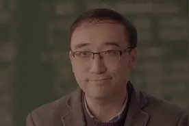 清华学霸毕业当老师，一根网线全网吸粉上千万！视频封面