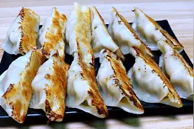 自从学会锅贴做法，再也没有去外面吃过，做法简单美味，特过瘾