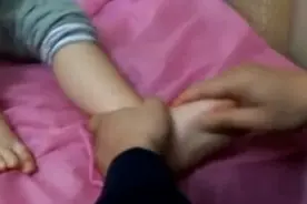 小儿足底按摩1视频封面
