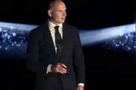 全美最帅的光头说唱歌手，他唱的这几首歌都火了！视频封面