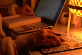 旅游管理大三学生的一天。今晚，你看奶茶的演唱会了吗？视频封面