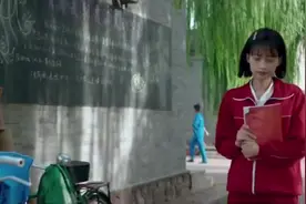 你的同桌同学还记得吗？？反正我是不记得了！😂怀念我们的青春