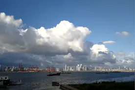 伶仃洋上永不落闸的关口！坚守海岛69年，铸牢国家大门的大铲海关视频封面