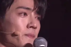 18年杭州演唱会，刚好那天肖战生日。可能是X玖最后合体的演唱会