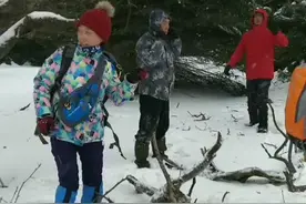 蛟河市吕卓燃拍摄的《雪趣》