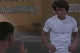 警察故事成龙与武警总教练切磋过程很搞笑视频封面