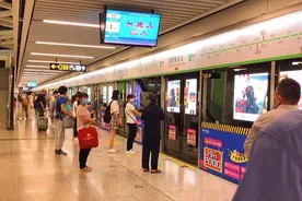 体验乘坐广西南宁地铁，已经开通3号线，看看这客流量怎么样视频封面