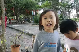 白土村的小美女邢文静要玩滑滑梯，海南的新农村变化好大环境真棒视频封面