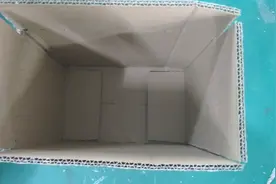 寄个小快递没纸箱了，大哥教现场利用废纸做一个小纸箱，确实实用