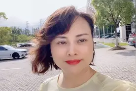 参观科技公司，仿佛走进科幻电影中的世界，感叹科技力量的强大视频封面