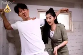 泰剧：县长男主因娇妻而摔倒，竟要娇妻帮忙扶着去厕所？视频封面