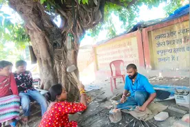 印度偏远小城的手工铁匠，月入3万多，这才是真土豪视频封面