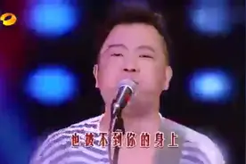 唱《钟鼓楼》的何勇明显发福了，他说姑娘真漂亮！