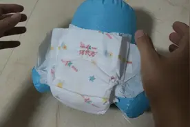 穿纸尿裤的正确方法—橙子麻麻课代表视频封面