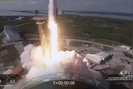 第一视角:美国运载火箭搭载60颗“星链”卫星发射升空！震撼视频封面