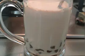 新年在家如何用徐福记焦糖，做出奶茶店里一样的焦糖味珍珠奶茶视频封面