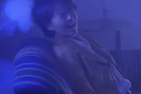 爱上百分百英雄：这么好看的女孩子，坏人也能下得去手，真坏啊！
