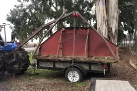 介绍一种利用拖拉机后悬挂改装吊车的方法