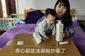 打工妹20多天都没洗头，还经常被网友说:头发出油到恶心，为啥