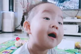 14个月宝宝，表情包真多，各种搞怪表情，让人笑得停不下来😂