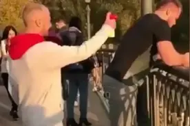 外国男人的恐怖行为，大吃一惊视频封面