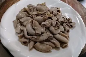 凉爽秋天特馋苦肠，在家又不会清洗，看大厨做完，决定买点回家做视频封面